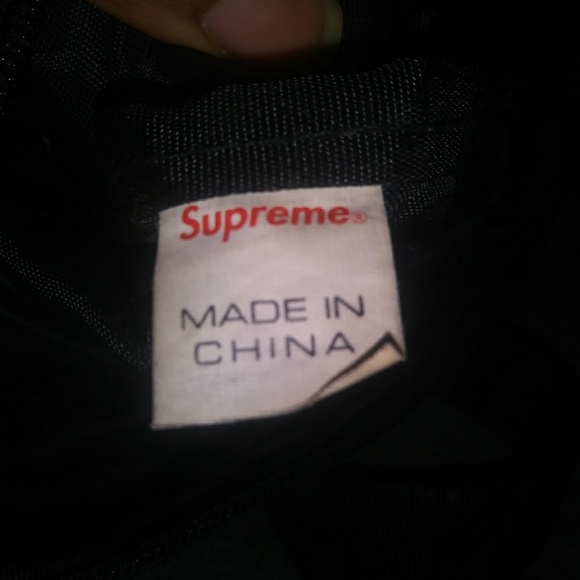 Supreme bag mini size 100% authentic - Picture 6 of 6